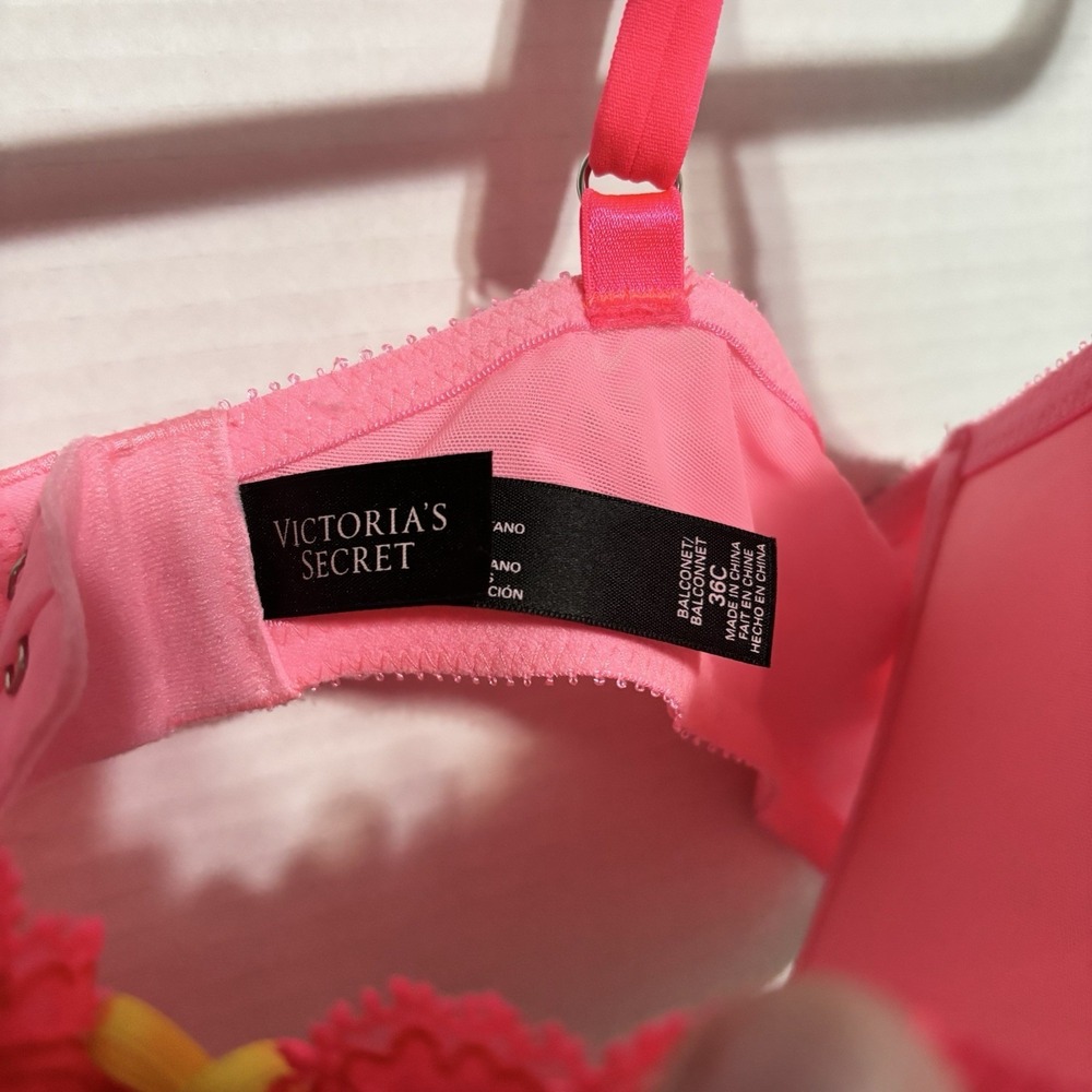 Victoria's Secret Plunge Lacy Push Up Bra 36C  Hot Pink Padded Underwire - Picture 3 of 8